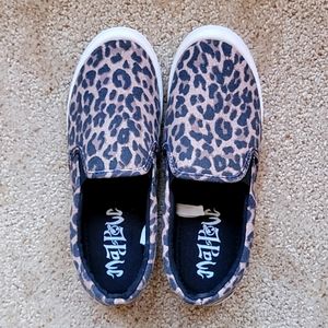 Leopard slip on tennis shoes